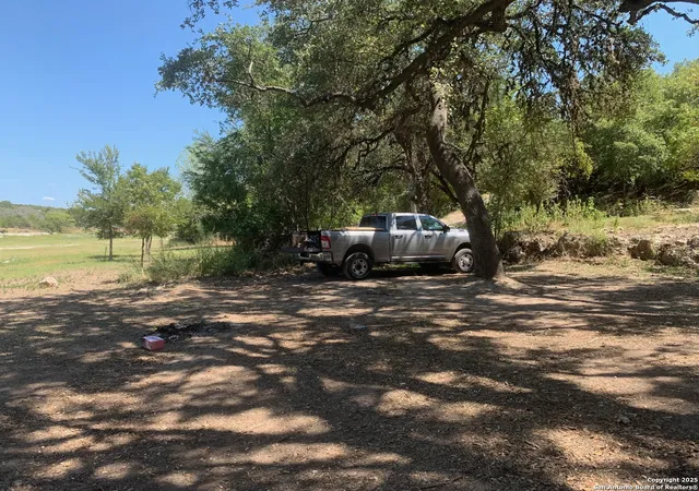 2nd image of 1424 Lakeshore Dr N, Bandera, TX 78003 | MLS# 1834079