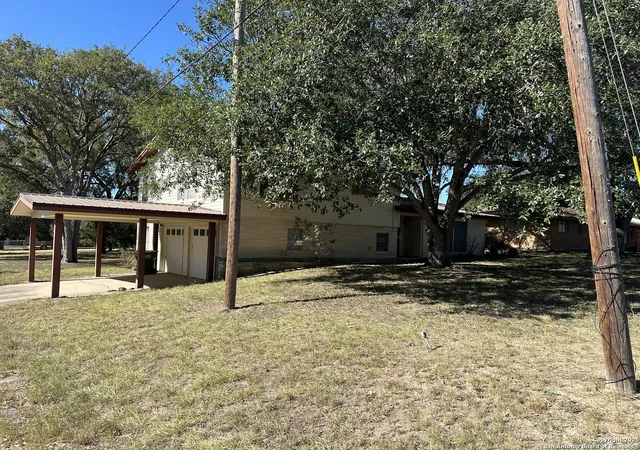 2nd image of 701 Fannin, Kenedy, TX 78119 | MLS# 1834218