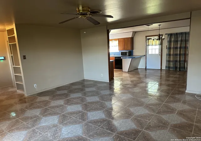 5th image of 701 Fannin, Kenedy, TX 78119 | MLS# 1834218