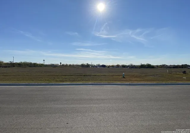 4th image of 104 Albion Ct, Poteet, TX 78065 | MLS# 1834709