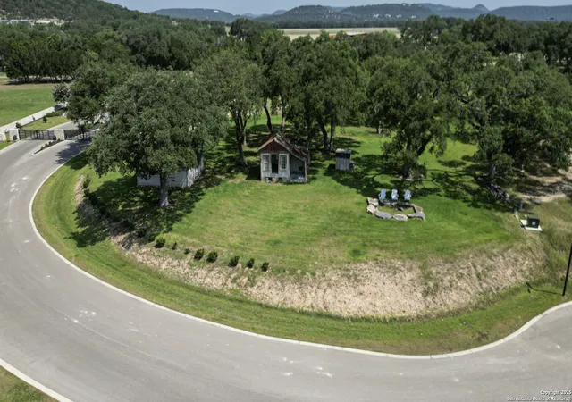 Photo 4 of Land for sale at 902 Bingham Ln, New Braunfels, TX 78132 | MLS# 1835031 | Listing updated on 2026-04-05