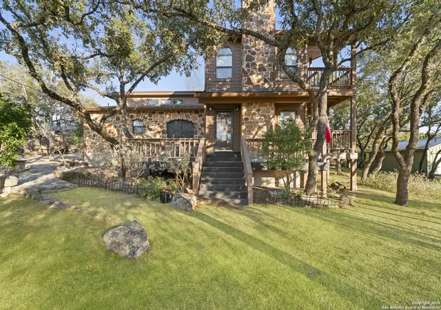 Photo 4 of Single family home for sale at 1560 Roadrunner Ln, Canyon Lake, TX 78133 | MLS# 1835514 | Listing updated on 2025-07-05