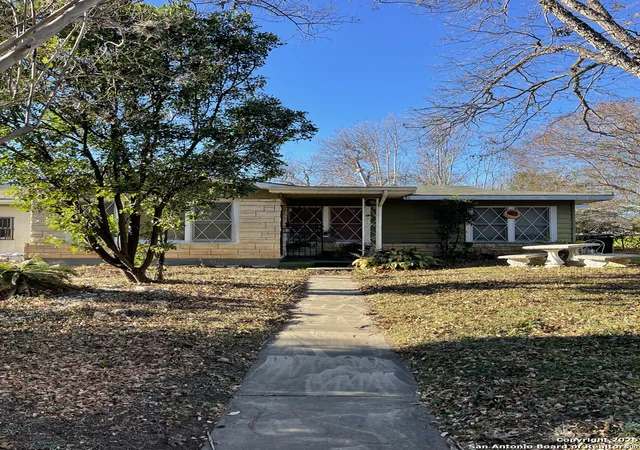 Photo 2 of Single family home for sale at 243 Northill Dr, San Antonio, TX 78201 | MLS# 1835645 | Listing updated on 2025-07-21