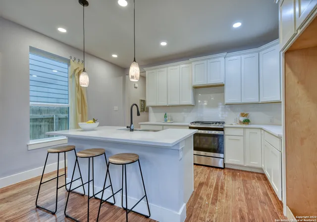 Photo 4 of Single family home for sale at 1659 N Center Street, San Antonio, TX 78202 | MLS# 1835647 | Listing updated on 2025-10-17