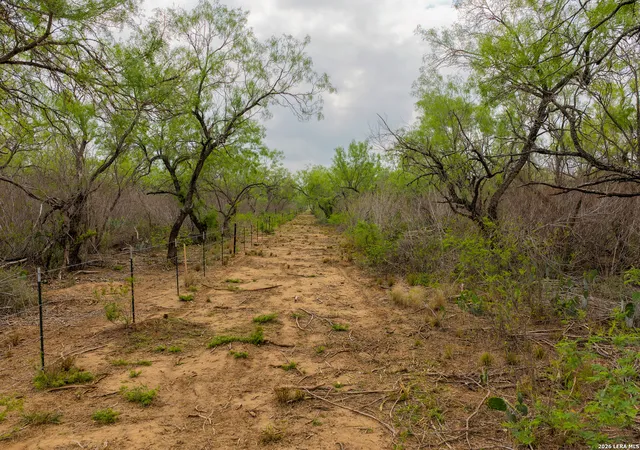 3rd image of 8 Fm 1581, Pearsall, TX 78061 | MLS# 1836029