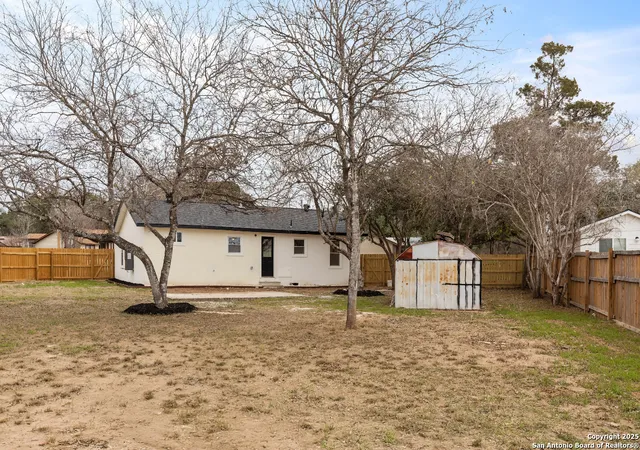 3rd image of 601 W Moore Ave, Devine, TX 78016 | MLS# 1836121