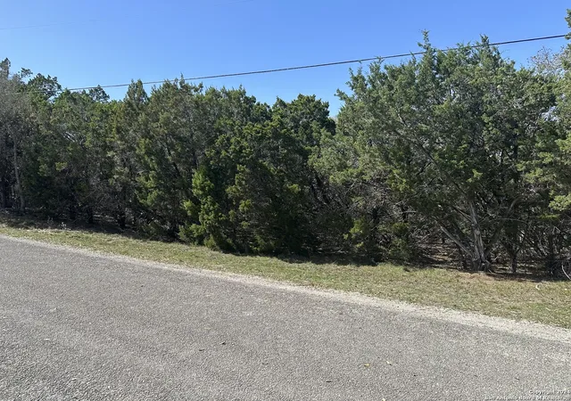 Photo 4 of Sale Pending at 769 Scenic Hills, Canyon Lake, TX 78133 | MLS# 1836153 | Listing updated on 2025-09-14