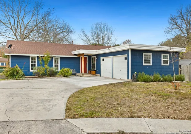 Photo 1 of Single family home for sale at 11313 Ivory Oak St, Live Oak, TX 78233 | MLS# 1836325 | Listing updated on 2026-01-28