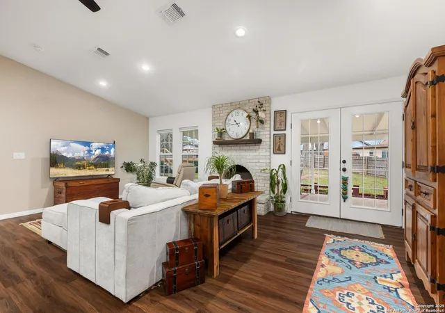 Photo 3 of Single family home for sale at 11313 Ivory Oak St, Live Oak, TX 78233 | MLS# 1836325 | Listing updated on 2026-01-28