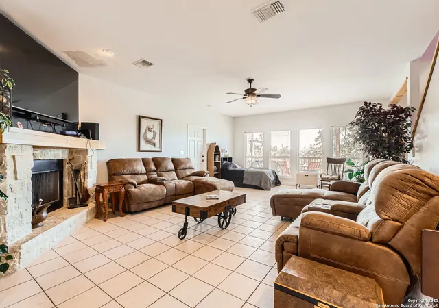 3rd image of 242 Scenic Smt, Lakehills, TX 78063 | MLS# 1836527