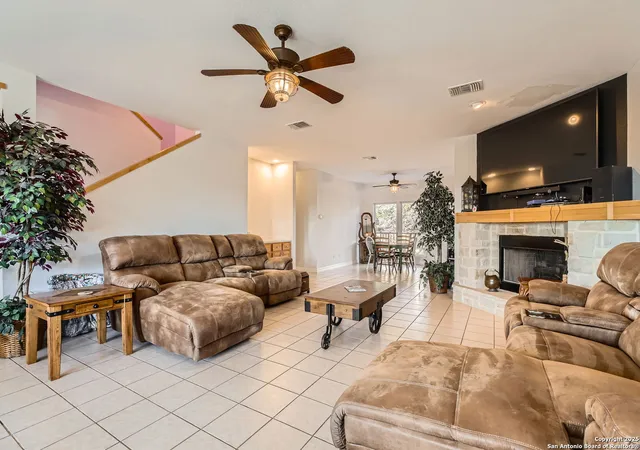 5th image of 242 Scenic Smt, Lakehills, TX 78063 | MLS# 1836527