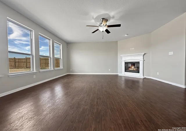 Photo 3 of Single family home for sale at 220 Scenic Hills Dr, La Vernia, TX 78121 | MLS# 1836598 | Listing updated on 2026-05-16