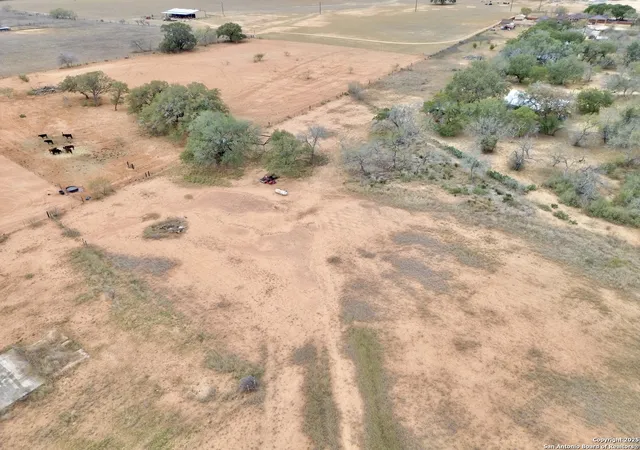 2nd image of 120 S Ridge Dr, Lytle, TX 78052 | MLS# 1836599