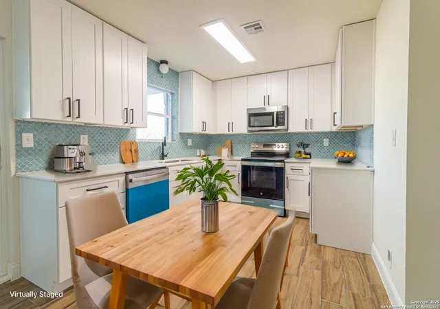 Photo 1 of Single family home for sale at 6715 E Queens Crown St, Live Oak, TX 76550 | MLS# 1836639 | Listing updated on 2025-02-27