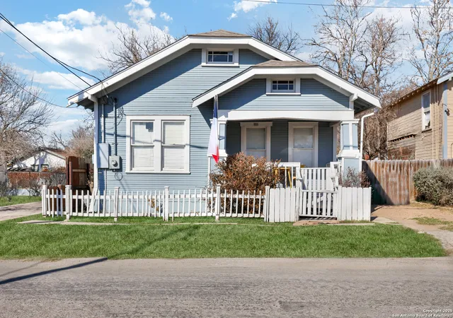 Photo 1 of Sale Pending at 915 Florida St, San Antonio, TX 78210 | MLS# 1836840 | Listing updated on 2025-11-05