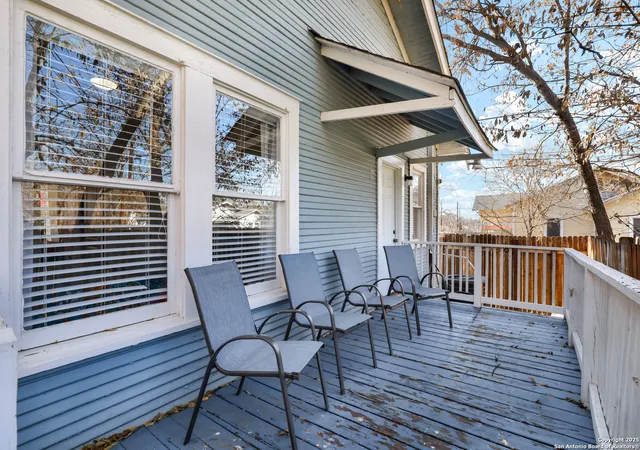 Photo 3 of Sale Pending at 915 Florida St, San Antonio, TX 78210 | MLS# 1836840 | Listing updated on 2025-11-05
