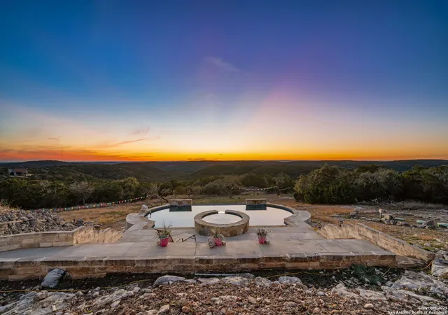 Photo 2 of Sale Pending at 112 Mountain Laurel Ln, Pipe Creek, TX 78063 | MLS# 1836852 | Listing updated on 2026-03-12