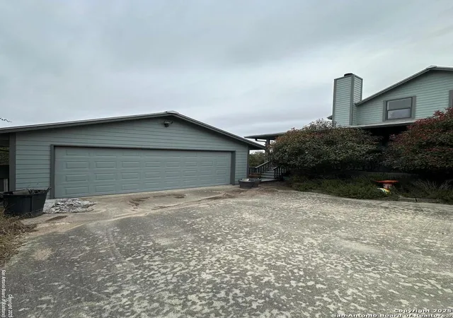 2nd image of 200 Scenic Crest, Lakehills, TX 78063 | MLS# 1836859