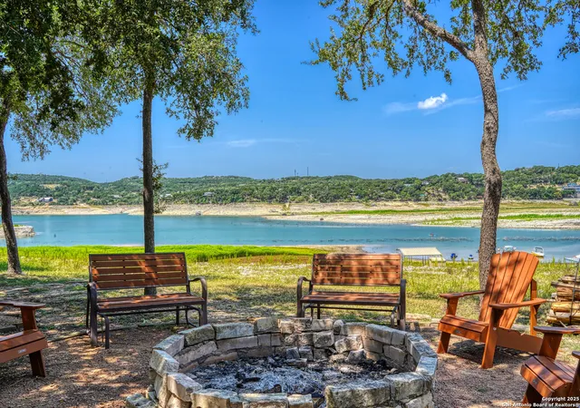 3rd image of 914 Pebble Beach Dr, Lakehills, TX 78063 | MLS# 1837227
