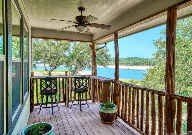 4th image of 914 Pebble Beach Dr, Lakehills, TX 78063 | MLS# 1837227