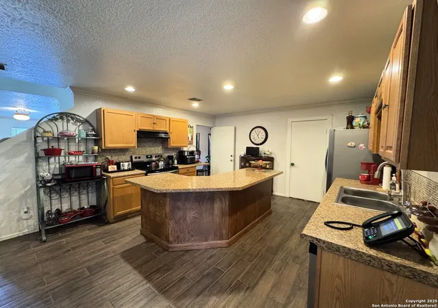 Photo 4 of Single family home for sale at 4747 Quiet Stream, San Antonio, TX 78222 | MLS# 1837386 | Listing updated on 2025-11-04