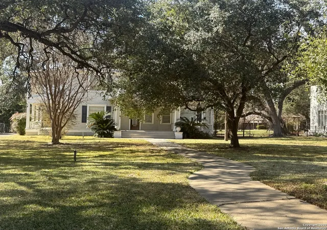 1st image of 415 N Park Street, Uvalde, TX 78801 | MLS# 1837484