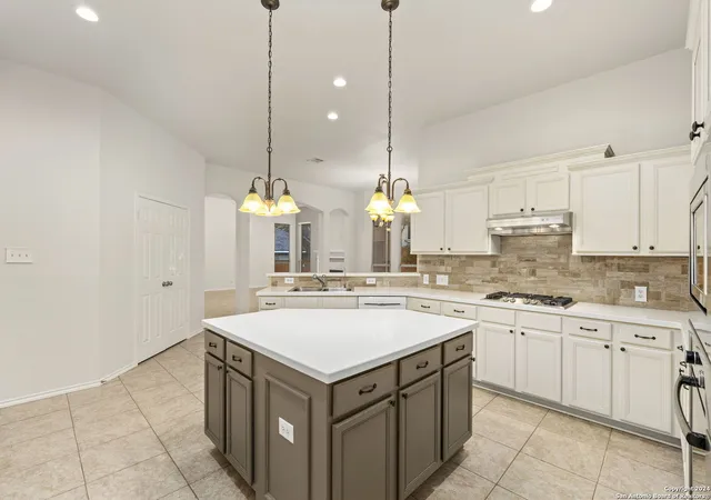 Photo 3 of Single family home for sale at 19539 Mill Oak, San Antonio, TX 78258 | MLS# 1837667 | Listing updated on 2025-02-28