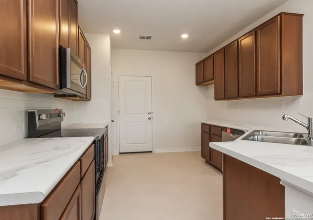 Photo 1 of Sale Pending at 4630 Otra Otra Dr, San Antonio, TX 78222 | MLS# 1837868 | Listing updated on 2025-10-03