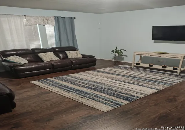 2nd image of 225 Kensington Dr, Cibolo, TX 78108 | MLS# 1837944