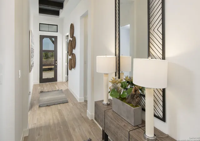 Photo 3 of Sale Pending at 10811 Twyla Rd, San Antonio, TX 78224 | MLS# 1838049 | Listing updated on 2025-10-04