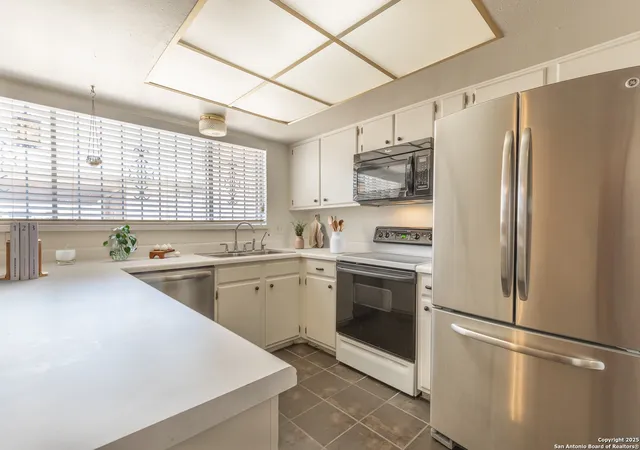 2nd image of 6746 Crown Rdg, San Antonio, TX 78239 | MLS# 1838083