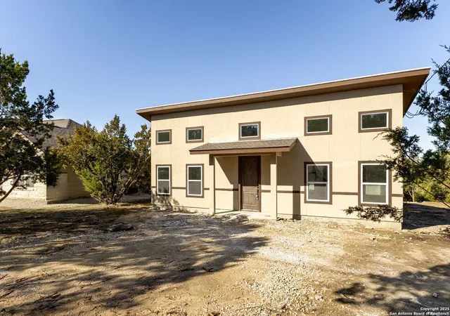 Photo 1 of Single family home for sale at 329 Canyon Springs Dr, Canyon Lake, TX 78133 | MLS# 1838143 | Listing updated on 2025-09-29