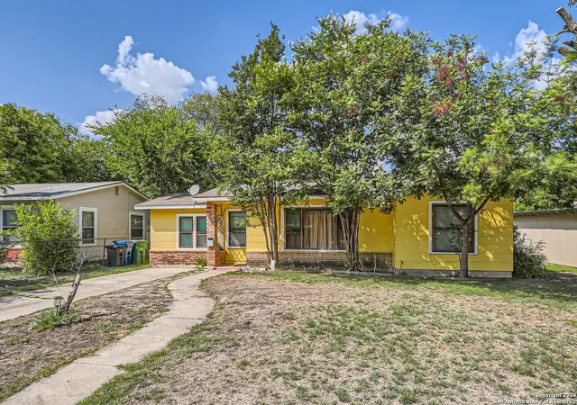 Photo 1 of Sale Pending at 143 Storeywood Dr, San Antonio, TX 78213 | MLS# 1838157 | Listing updated on 2025-08-01