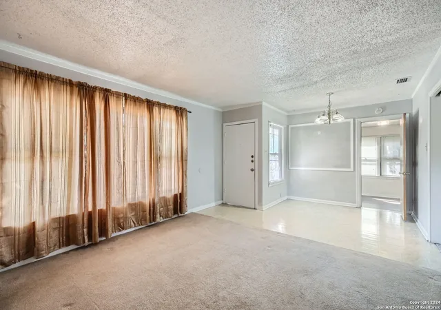 Photo 2 of Sale Pending at 143 Storeywood Dr, San Antonio, TX 78213 | MLS# 1838157 | Listing updated on 2025-08-01