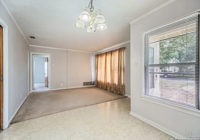 Photo 3 of Sale Pending at 143 Storeywood Dr, San Antonio, TX 78213 | MLS# 1838157 | Listing updated on 2025-08-01