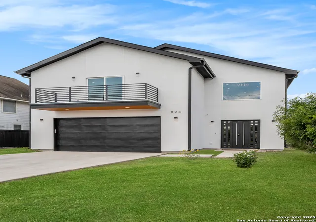 Photo 1 of Single family home for sale at 823 W Pyron Ave, San Antonio, TX 78221 | MLS# 1838168 | Listing updated on 2025-12-29