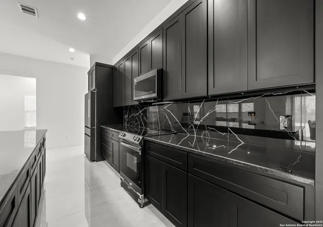 Photo 3 of Single family home for sale at 823 W Pyron Ave, San Antonio, TX 78221 | MLS# 1838168 | Listing updated on 2025-12-29