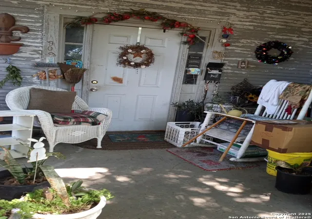 1st image of 909 W Elsmere Pl, San Antonio, TX 78201 | MLS# 1838384