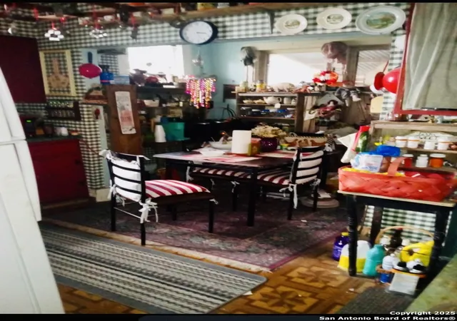4th image of 909 W Elsmere Pl, San Antonio, TX 78201 | MLS# 1838384