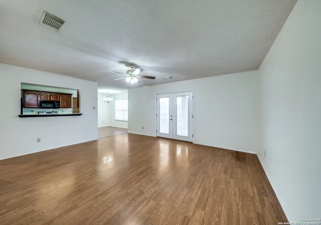 Photo 4 of Sale Pending at 7910 Dawntree Pl, San Antonio, TX 78251 | MLS# 1838410 | Listing updated on 2025-11-18