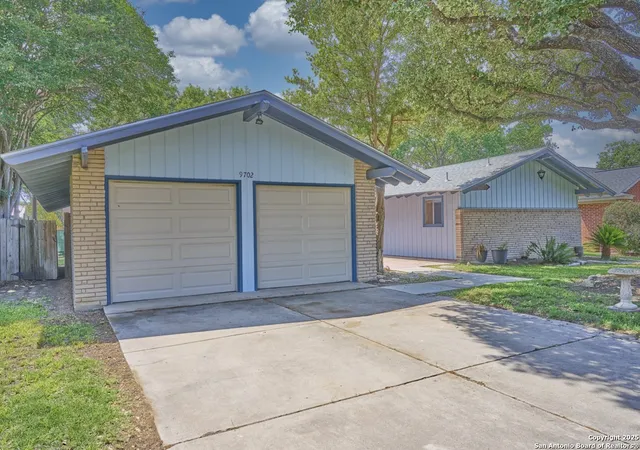 Photo 1 of Sale Pending at 9702 Lantana Dr, San Antonio, TX 78217 | MLS# 1838815 | Listing updated on 2025-09-29