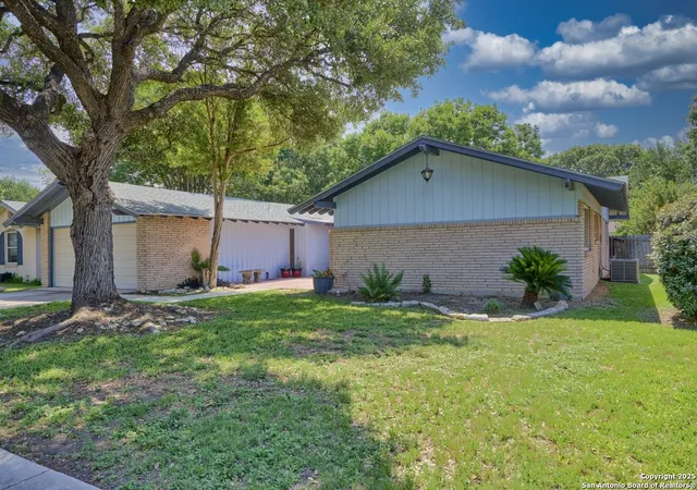 Photo 3 of Sale Pending at 9702 Lantana Dr, San Antonio, TX 78217 | MLS# 1838815 | Listing updated on 2025-09-29