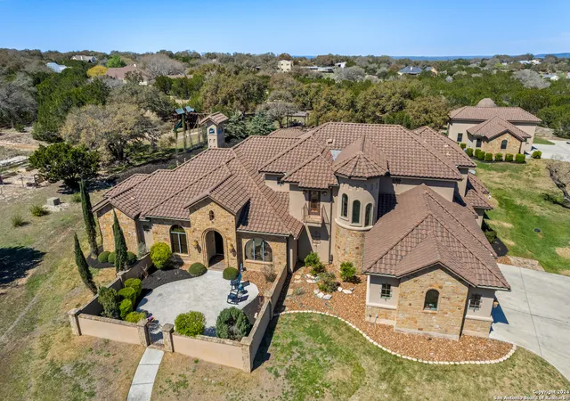 Photo 2 of Mansion for sale at 104 Falcon Crest, Boerne, TX 78006 | MLS# 1838859 | Listing updated on 2026-02-18