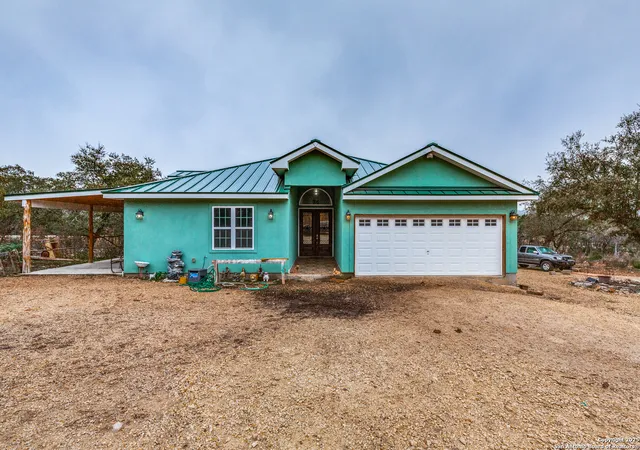 Photo 2 of Single family home for sale at 285 Cr 2471, Hondo, TX 78861 | MLS# 1838919 | Listing updated on 2026-01-24