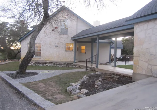 Photo 3 of Single family home for sale at 1100 Madrona Ridge Dr, Bandera, TX 78003 | MLS# 1838988 | Listing updated on 2026-06-06
