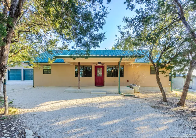 Photo 1 of Sale Pending at 424 Mountain Wood, Canyon Lake, TX 78133 | MLS# 1839061 | Listing updated on 2025-12-17