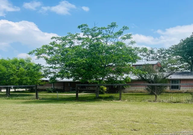 Photo 1 of Single family home for sale at 204 Medina Bend, Medina, TX 78055 | MLS# 1839469 | Listing updated on 2026-01-27