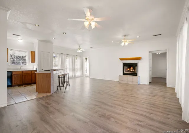 Photo 2 of Sale Pending at 228 Oak Hideaway Dr, Canyon Lake, TX 78133 | MLS# 1839475 | Listing updated on 2025-11-22