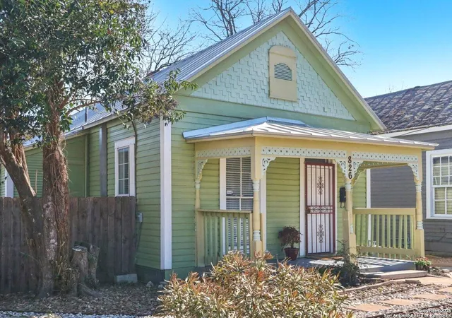 Photo 1 of Single family home for sale at 826 N Pine St, San Antonio, TX 78202 | MLS# 1839844 | Listing updated on 2025-09-29