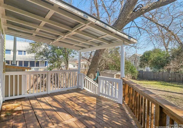 Photo 3 of Single family home for sale at 826 N Pine St, San Antonio, TX 78202 | MLS# 1839844 | Listing updated on 2025-09-29
